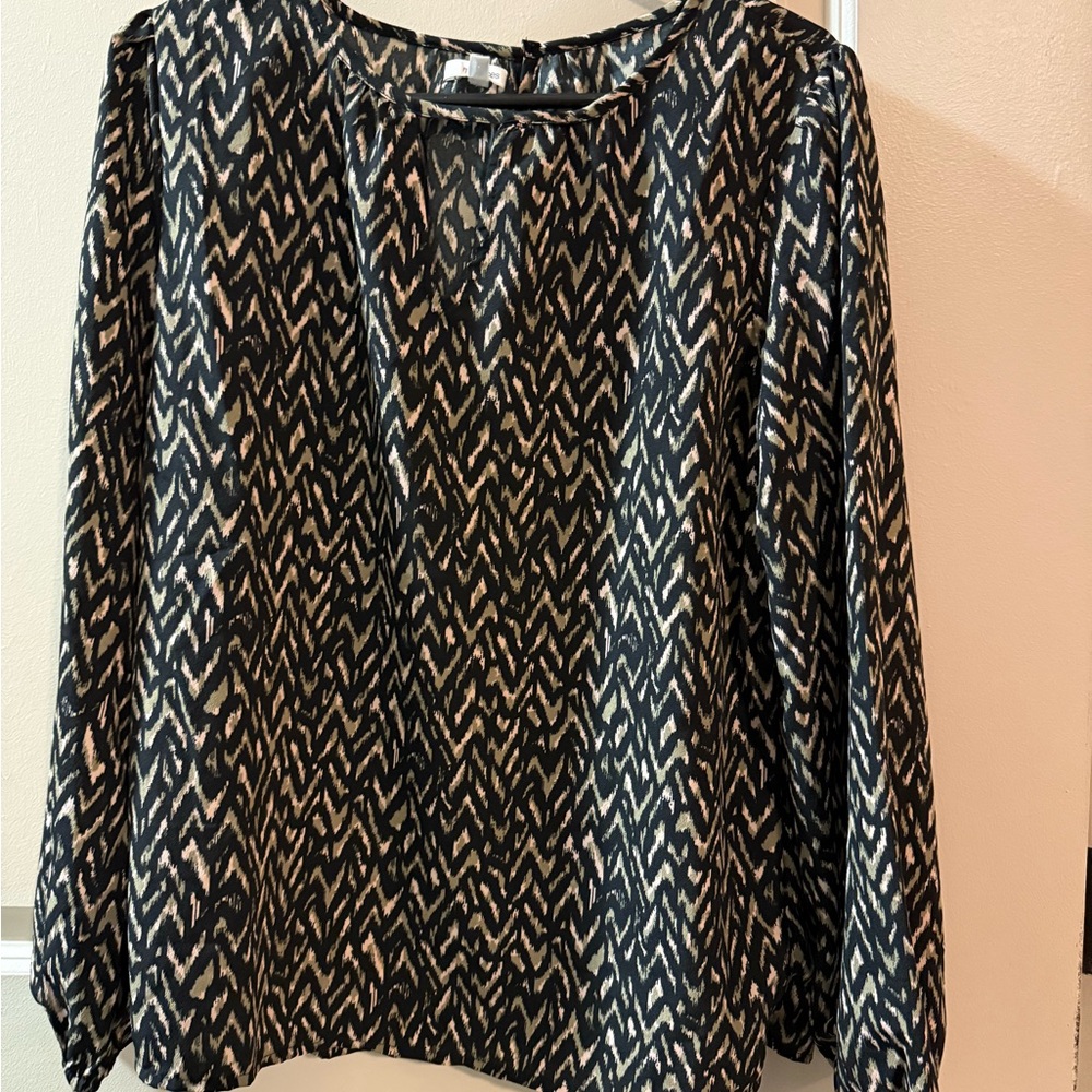 Maurice’s Black and Green Patterned Women's Top
